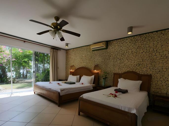 Bedroom 2, Dolphin House, Moalboal