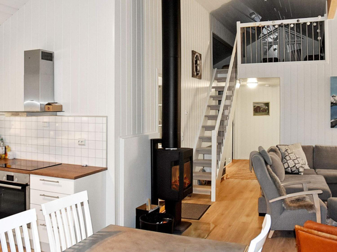 Others 4, person holiday home in Lyngstad, Eide