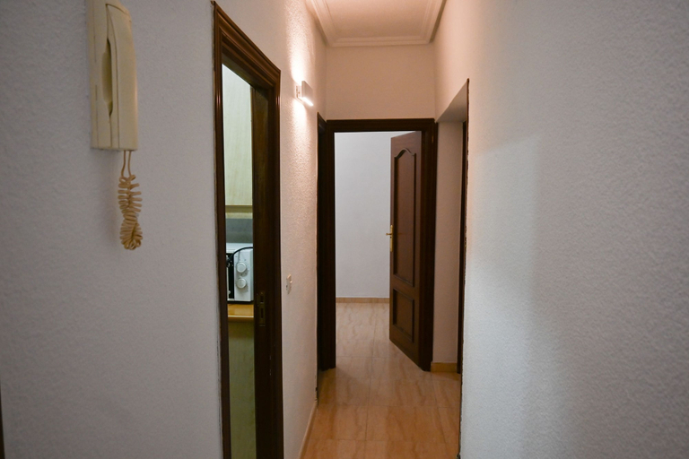 Room 5, M Amu10 Amplia Vivienda de dos Dormitorios en el, Madrid