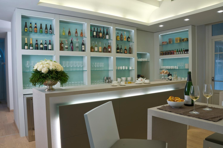 Food & Drinks 4, Hotel di Varese, Varese