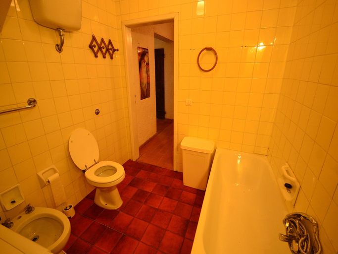 Others 3, Holiday home with shared pool, Pistoia