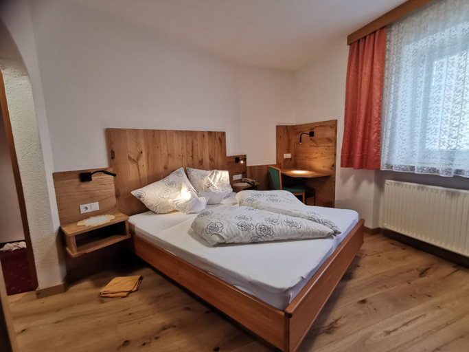Bedroom 4, Hotel Akelei, Bolzano