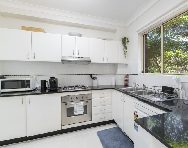 Others 5, Kozyguru | Homebush West | 3-Beds Apt With Parking, Sydney