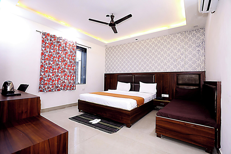 Bedroom 5, Hotel Akash Inn Hotel Near Taj Mahal, Agra