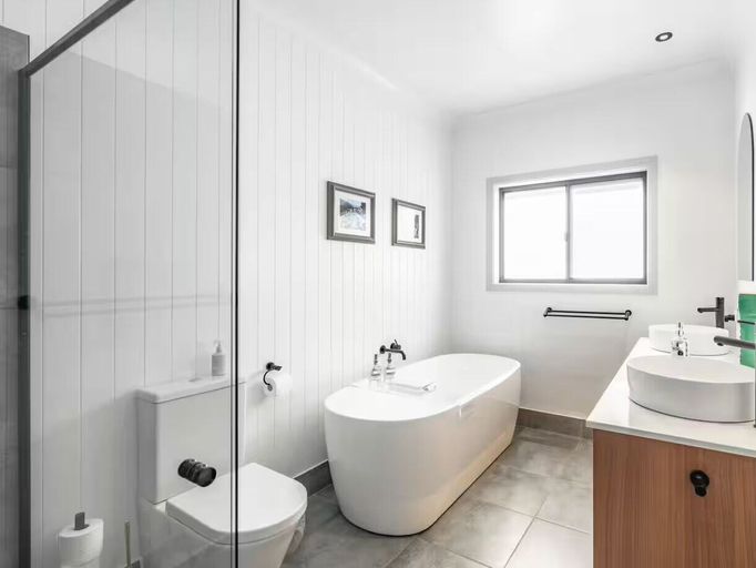 Bathroom 3, Casa Del Vogue | Luxury | Lithgow Blue Mountain, Lithgow
