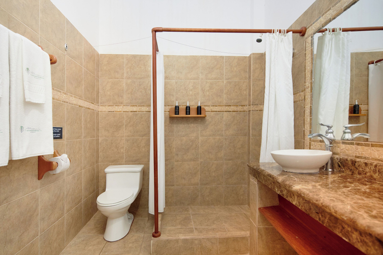 Bathroom 5, Hotel Albemarle Galapagos Beachfront, Isabela