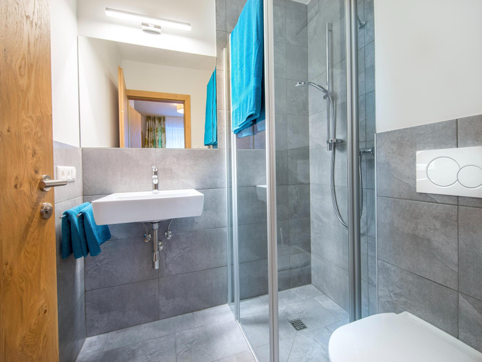 Bathroom 3, Apartment in Neukirchen by Wildkogelbahn, Zell am See