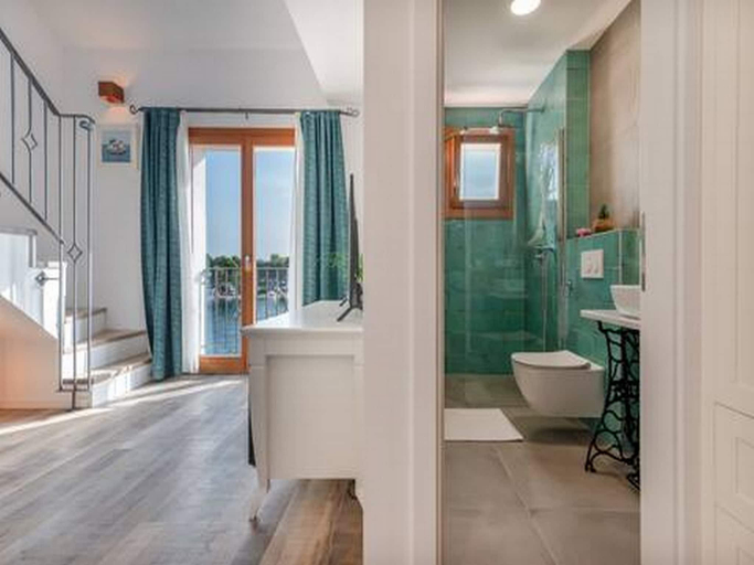 Bathroom, Luxury room with Sea view, Trogir