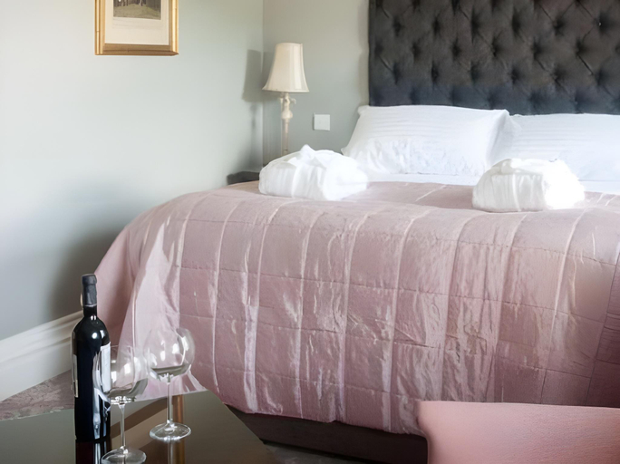 Bedroom 3, Falls Hotel & Spa