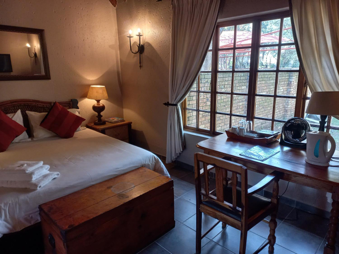 Bedroom 2, Khaya Africa Lodge, City of Johannesburg