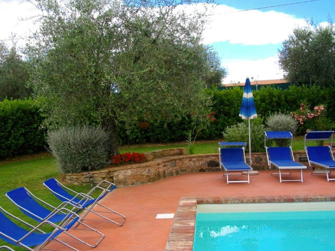 Sport & Beauty 5, Elegant Castle Stay with Pool, Arezzo