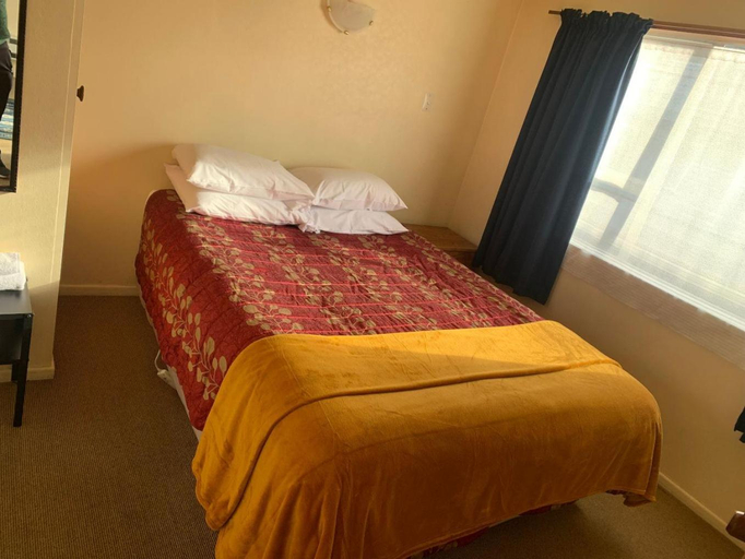 Bedroom 3, Aaron Court Motel, Timaru