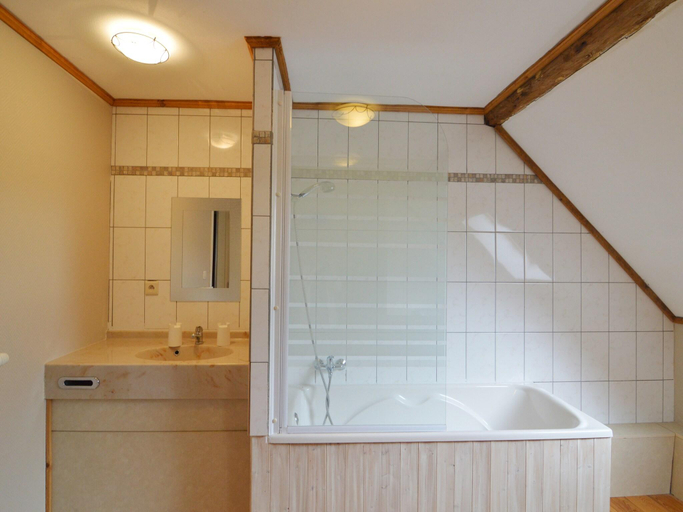 Bathroom 4, Wellness Wilderness Libomont Escape, Liège