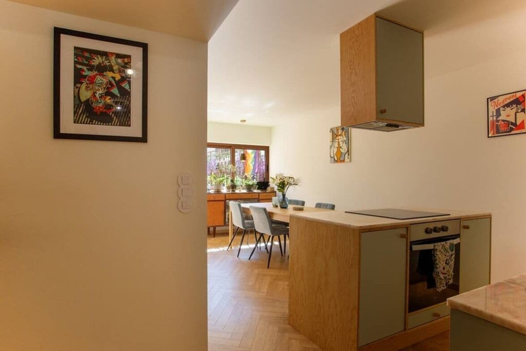 Others 4, Alegr0 · 60s Chic Central Apartment w/ Garden, Porto