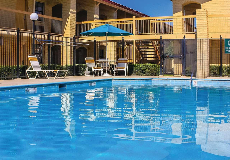 Sport & Beauty, Days Inn by Wyndham Sulphur West, Calcasieu