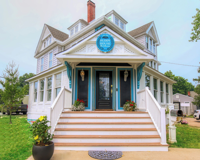Exterior & Views 1, Huddy House Bed & Breakfast, Ocean