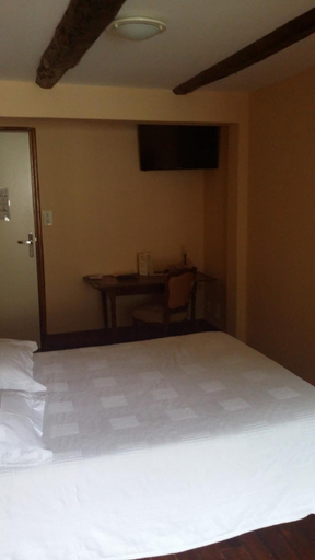 Bedroom 3, Hotel des Voyageurs, Cantal
