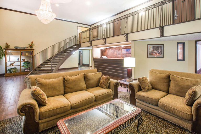 Public Area 2, Super 8 By Wyndham Oxford, Lafayette