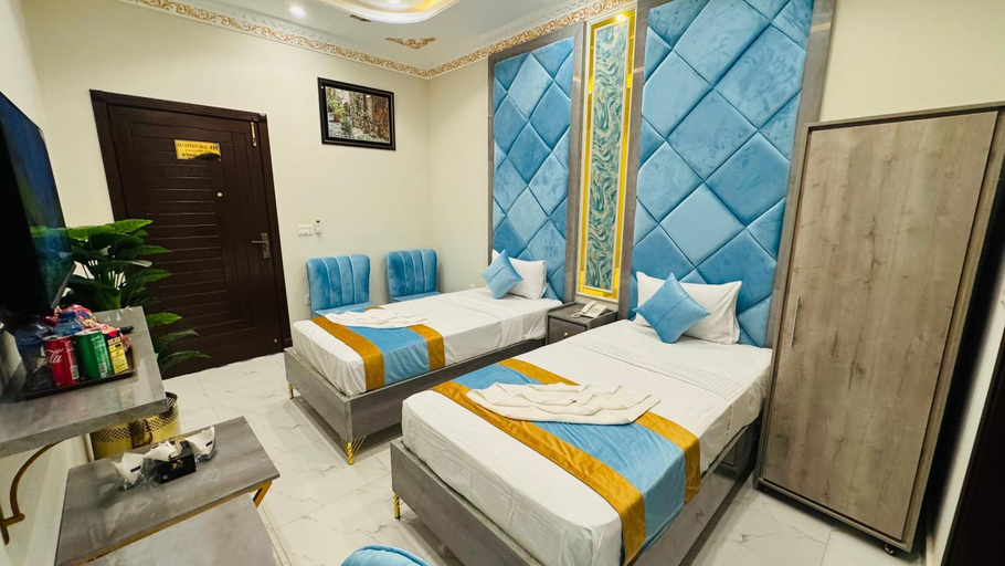 Bedroom 2, Hotel Breezy, Lahore