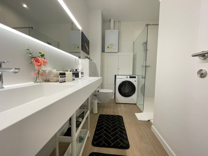 Room 3, One Lux Stay Near Antwerp Central - 2 Bedroom 1 5 Bathroom, Antwerpen