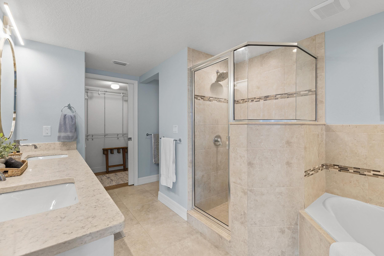 Bathroom 4, Oceanwalk 20-307, Volusia