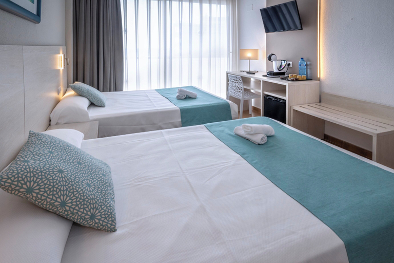 Bedroom 3, 4R Salou Park Resort I, Tarragona