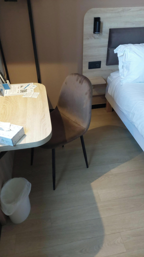 Bedroom 4, Brit Hotel Confort Rouen Centre, Seine-Maritime