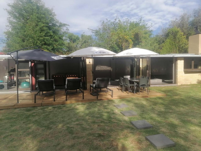 Others 3, Luyana guesthouse, Fezile Dabi