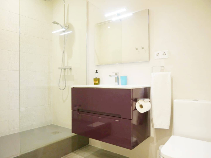 Bathroom 4, Stay U-nique Apartments Manso, Barcelona