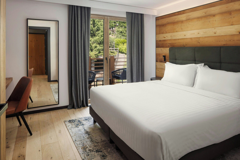 Bedroom 2, Le Géant, Courmayeur, Apartments By Marriott Bonvoy, Aosta