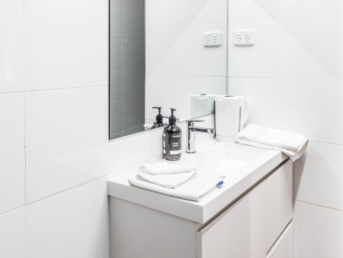 Bathroom 3, Macedon Black Forest Motel, Macedon Ranges Bal