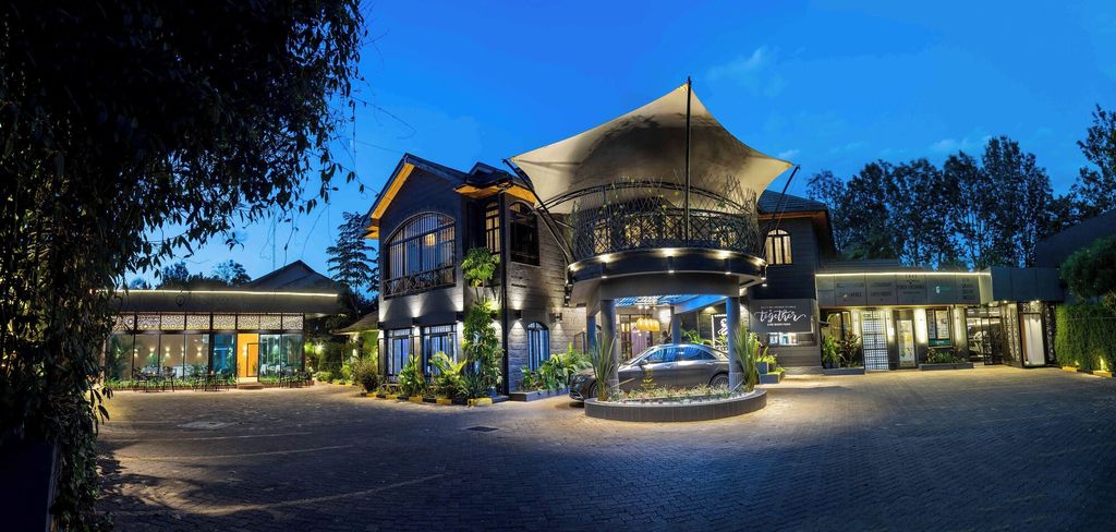 Exterior & Views