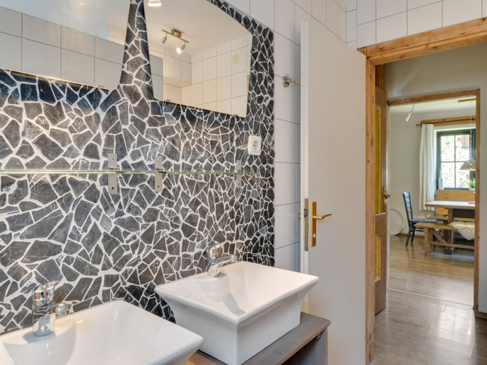 Bathroom 3, Chalet in Leogang near Ski Slopes, Zell am See