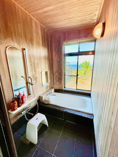 Bathroom, ジェムスティーイン川奈, Itō