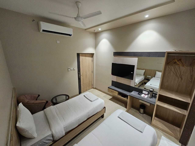 Bedroom 3, Hotel City Grand, Varanasi