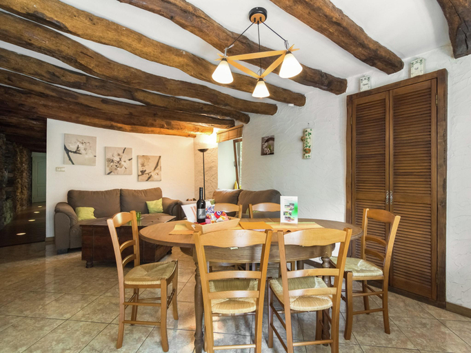 Food & Drinks 2, Quaint Apartment in Sensenruth with Terrace, Luxembourg