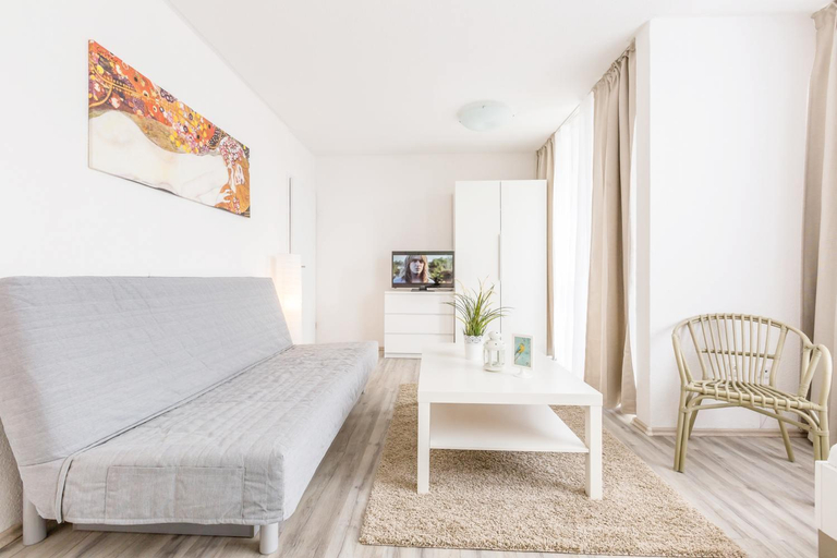 Others 2, Fully Equipped Apartments with Balcony, Rhein-Kreis Neuss