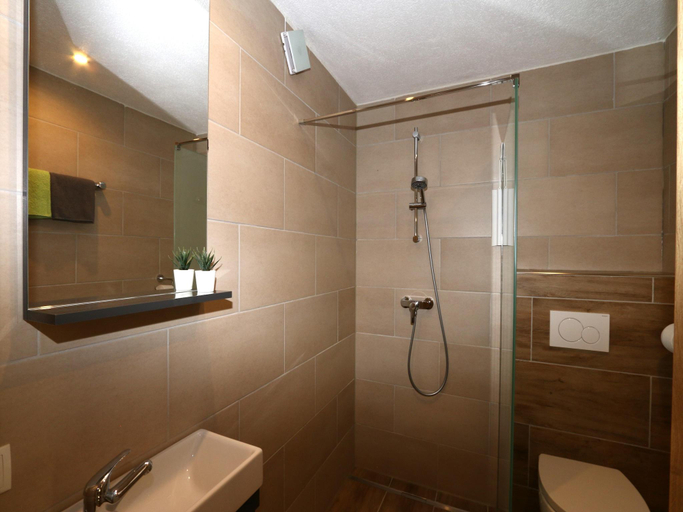 Bathroom 3, Apartment in Fugen near Spieljochbahn, Schwaz