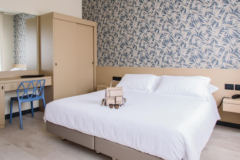 Bedroom 2, Hotel Zenit, Padua