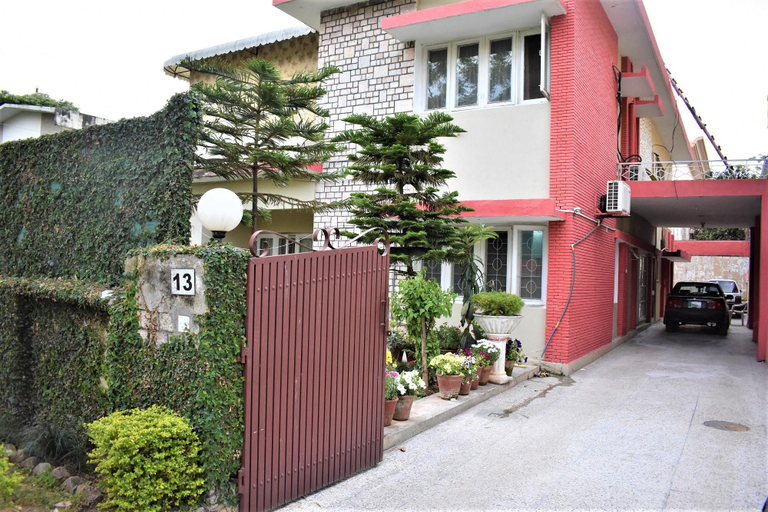 Exterior & Views