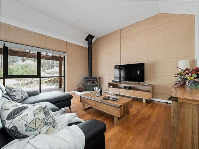 Others 4, Jarrah Grove Forest Retreat - Adults Only Luxury Chalet, Augusta-Margaret River
