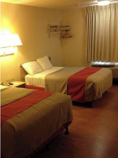 Bedroom 3, Motel 6 Elk City, OK, Beckham