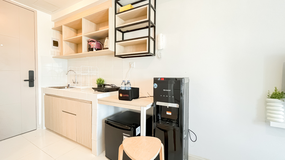 Others 2, Minimalist Studio at Tokyo Riverside PIK 2 Apartment By Travelio, Tangerang