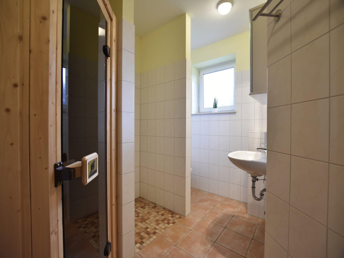 Others 5, Idyllisches Ferienhaus mit uberdachter Terrasse, Nordwestmecklenburg