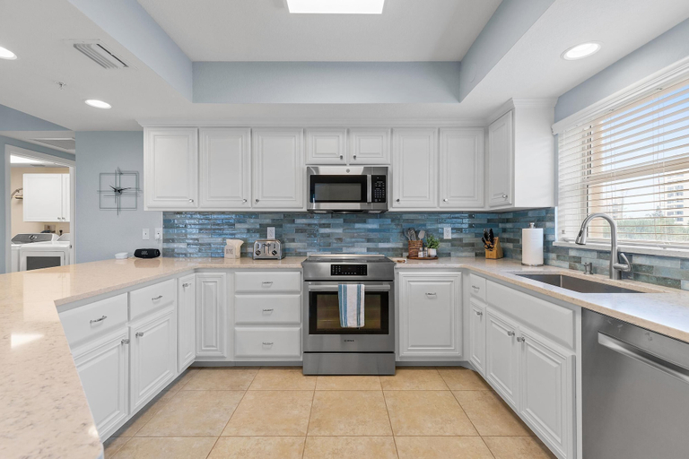 Others 1, Oceanwalk 20-307, Volusia