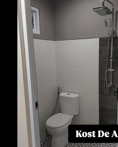 Bathroom 4, De AR Guest House Gresik, Gresik