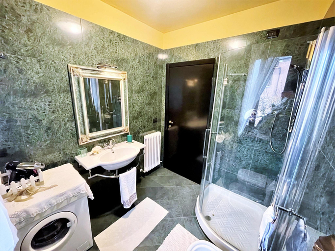 Bathroom 3, Villa in Marsciano with Pool near Lake Trasimeno, Perugia
