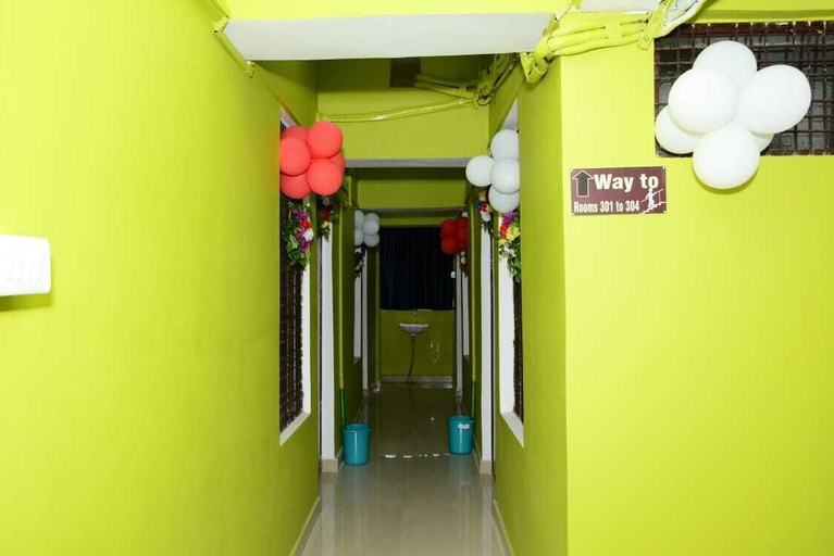 Others 4, Royal Kashi Lodge, Kaushambi