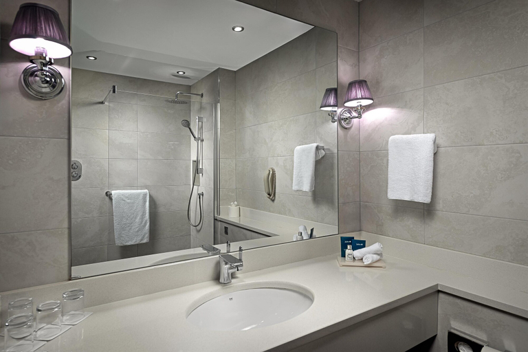 Bathroom 5, Radisson Blu Hotel & Spa, Limerick