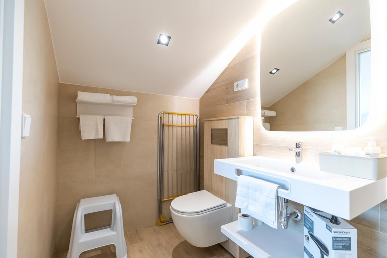 Bathroom 4, Playa Joyel Family rooms, Cantabria